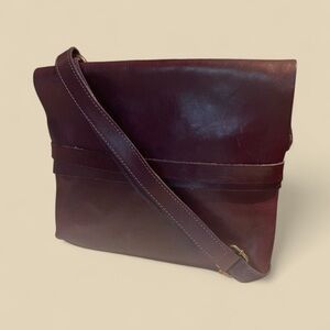 Elegant Burgundy Crossbody unisex Bag